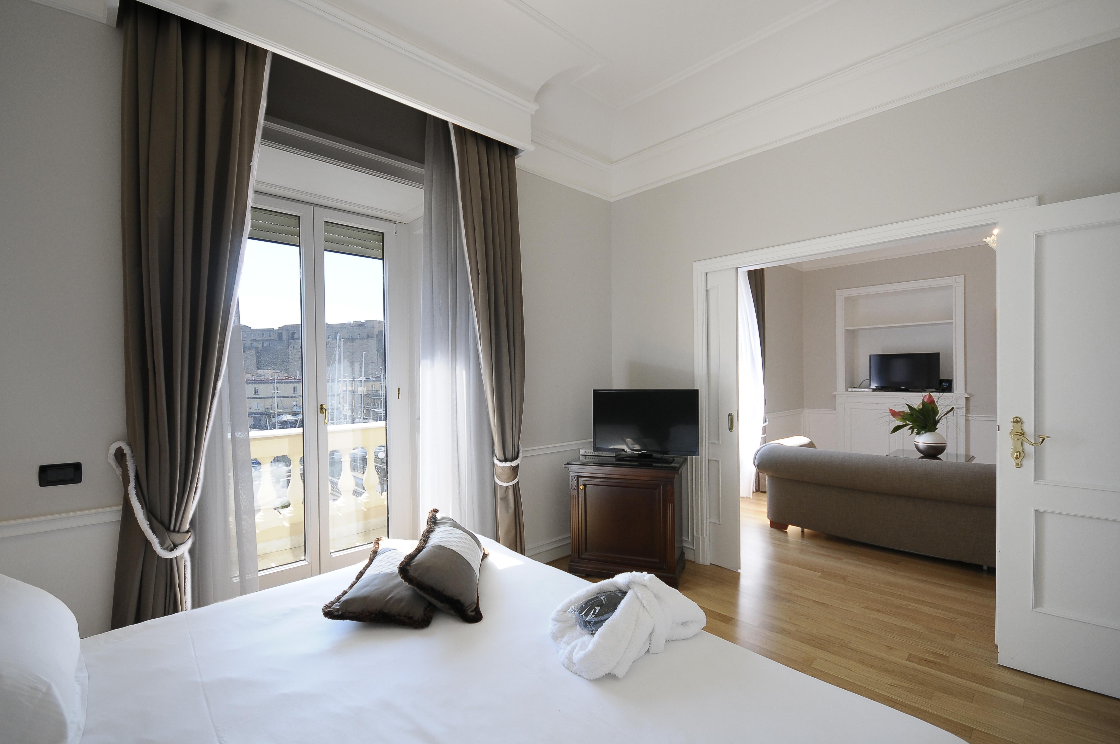 Grand Hotel Santa Lucia Napoli Esterno foto